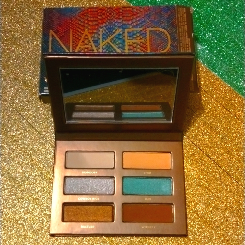 Urban Decay mini eyeshadow pallet